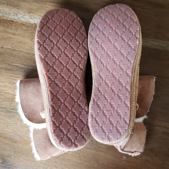 UGG Garnet Sherling Toggle Bootie in Chestnut Tan - Picture 6 of 10